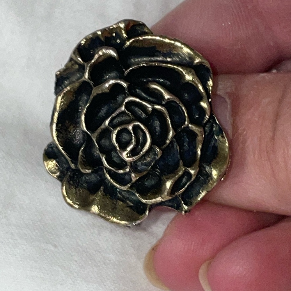 Adjustable Gold tone black enamel rose ring